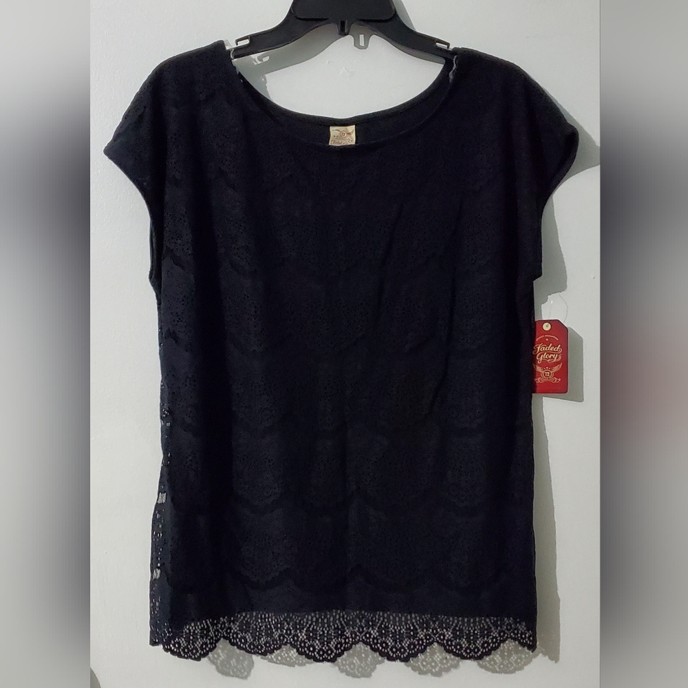 Faded glory women's black shirt with  front lace detail. NWT